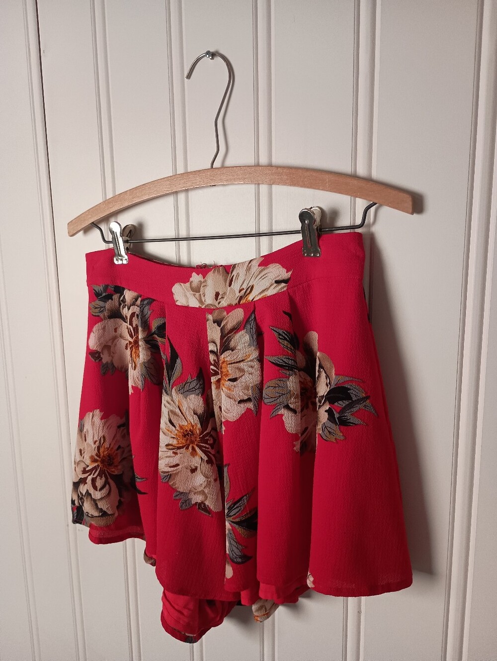 Windsor - Red Floral Swing Shorts - Size S/M